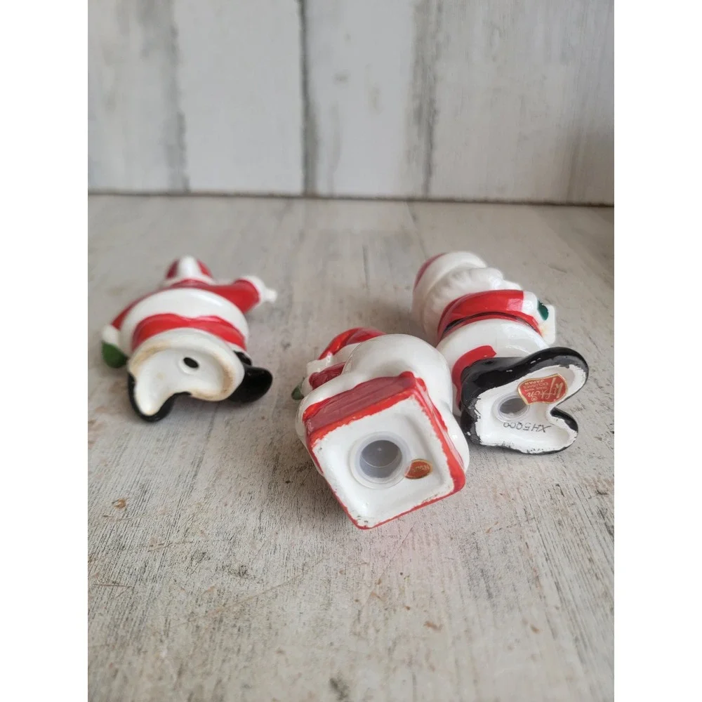 Vintage salt pepper Santa Claus shaker Xmas kitchen ceramic set